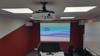 Как выбрать проектор для офиса, конференц-зала